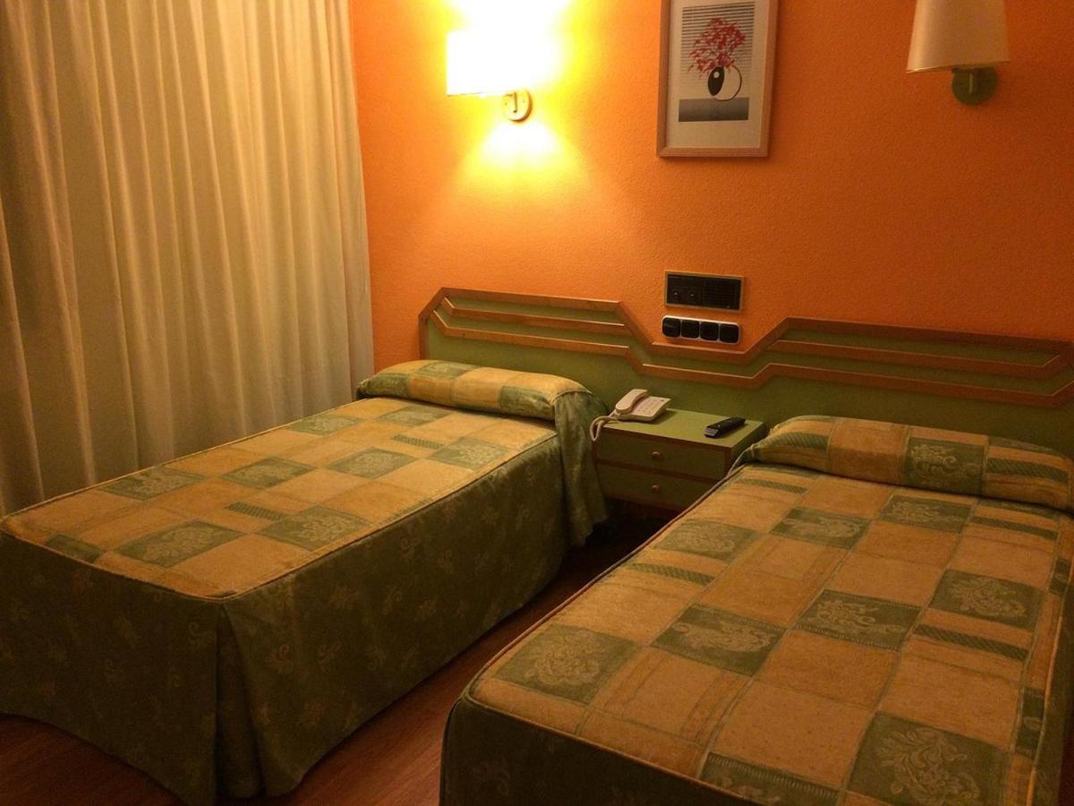 Hotel Alda Гихуело Екстериор снимка