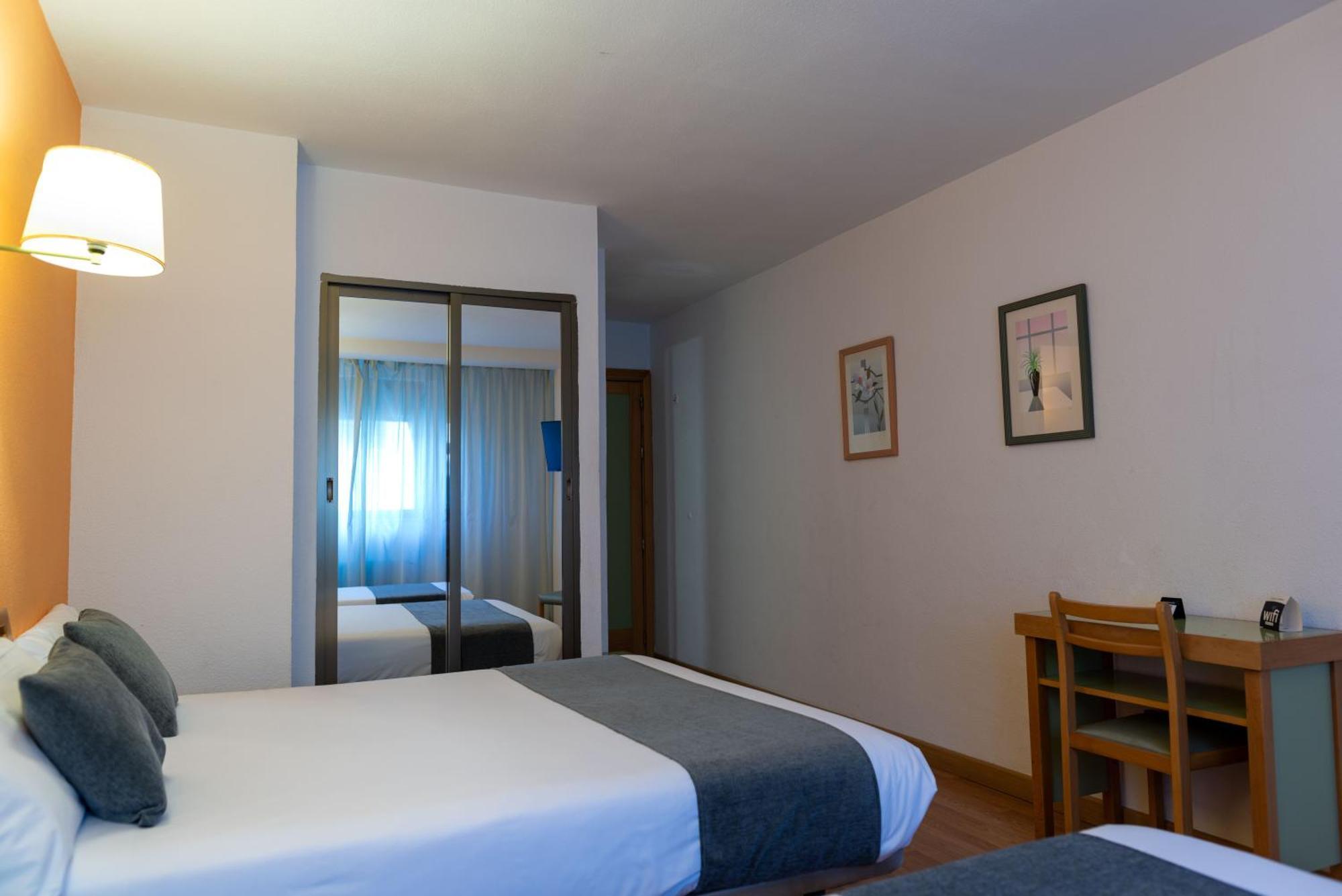 Hotel Alda Гихуело Екстериор снимка