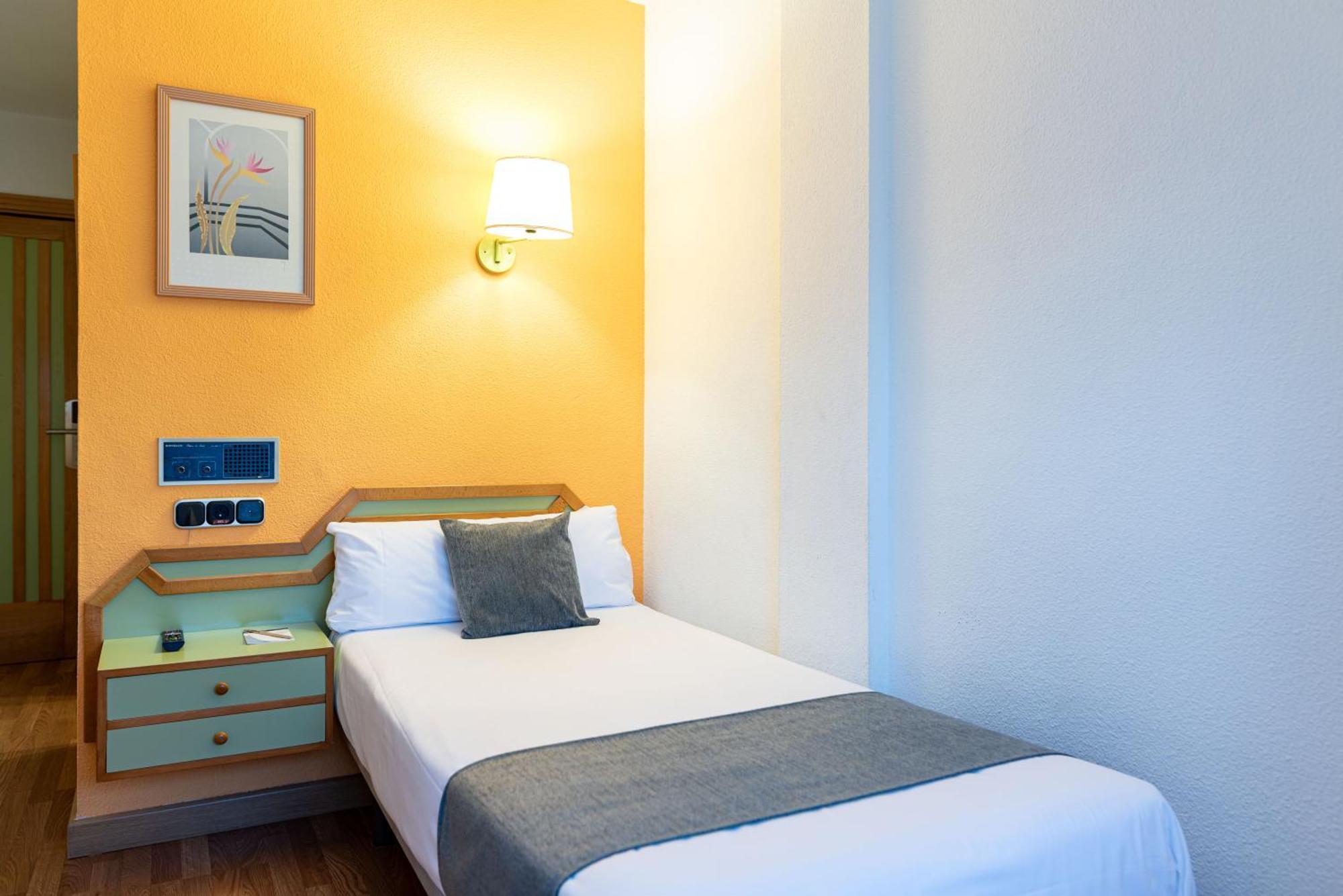 Hotel Alda Гихуело Екстериор снимка