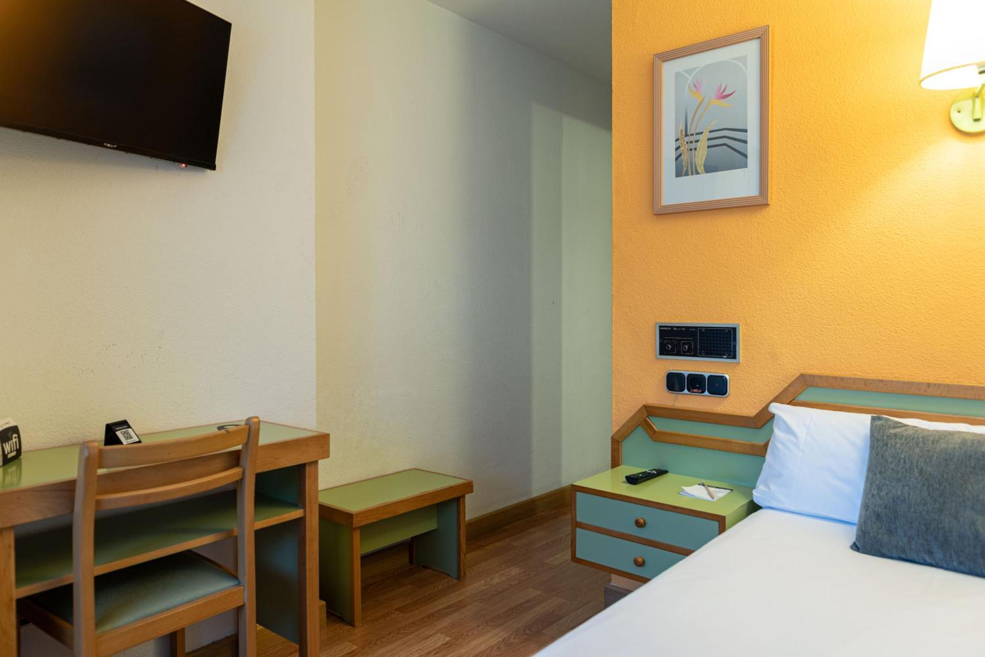 Hotel Alda Гихуело Екстериор снимка