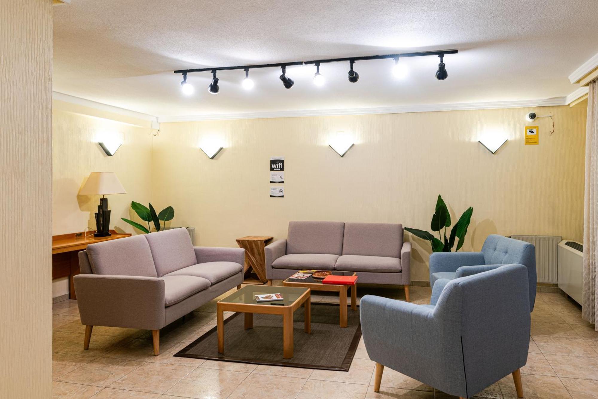 Hotel Alda Гихуело Екстериор снимка