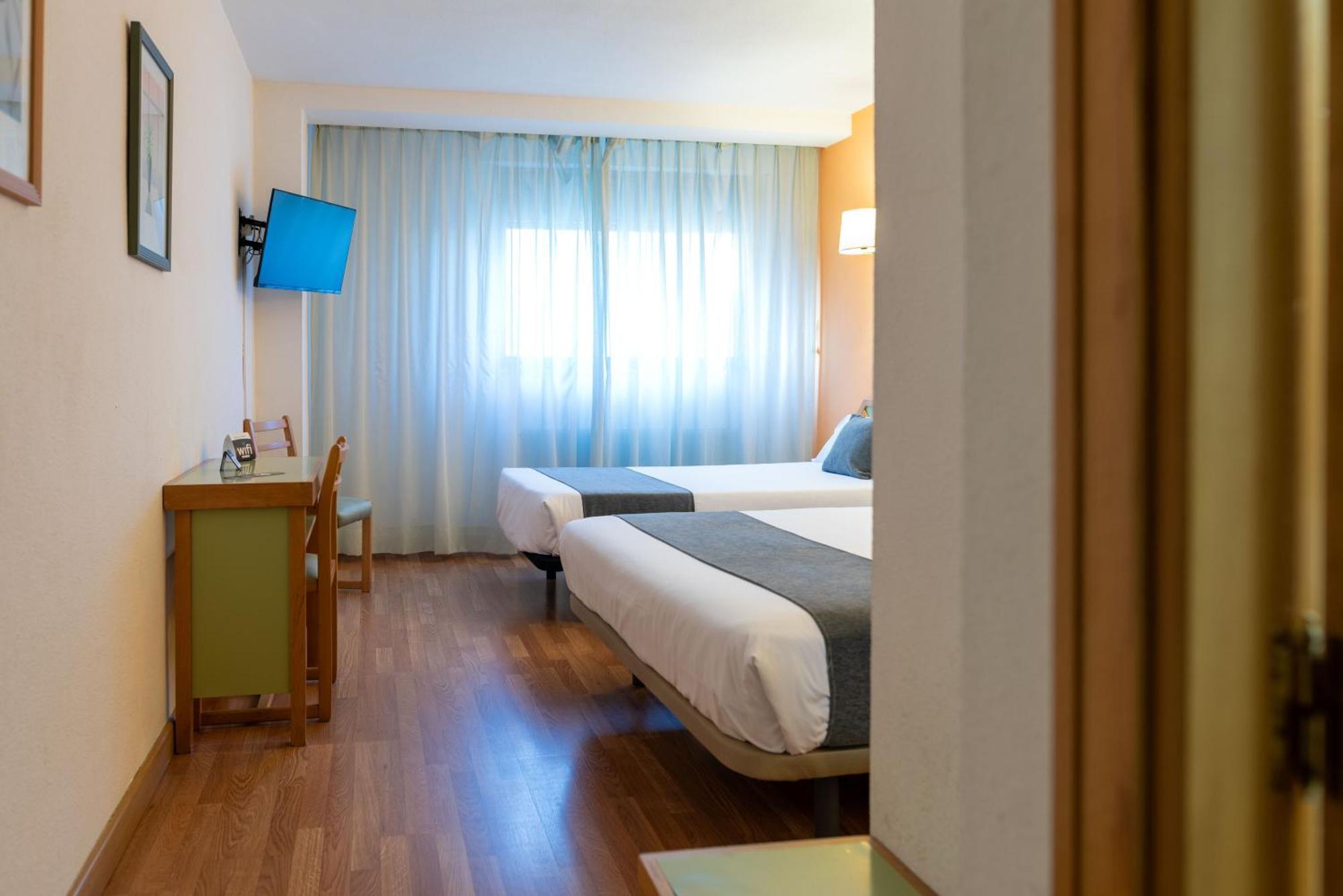Hotel Alda Гихуело Екстериор снимка